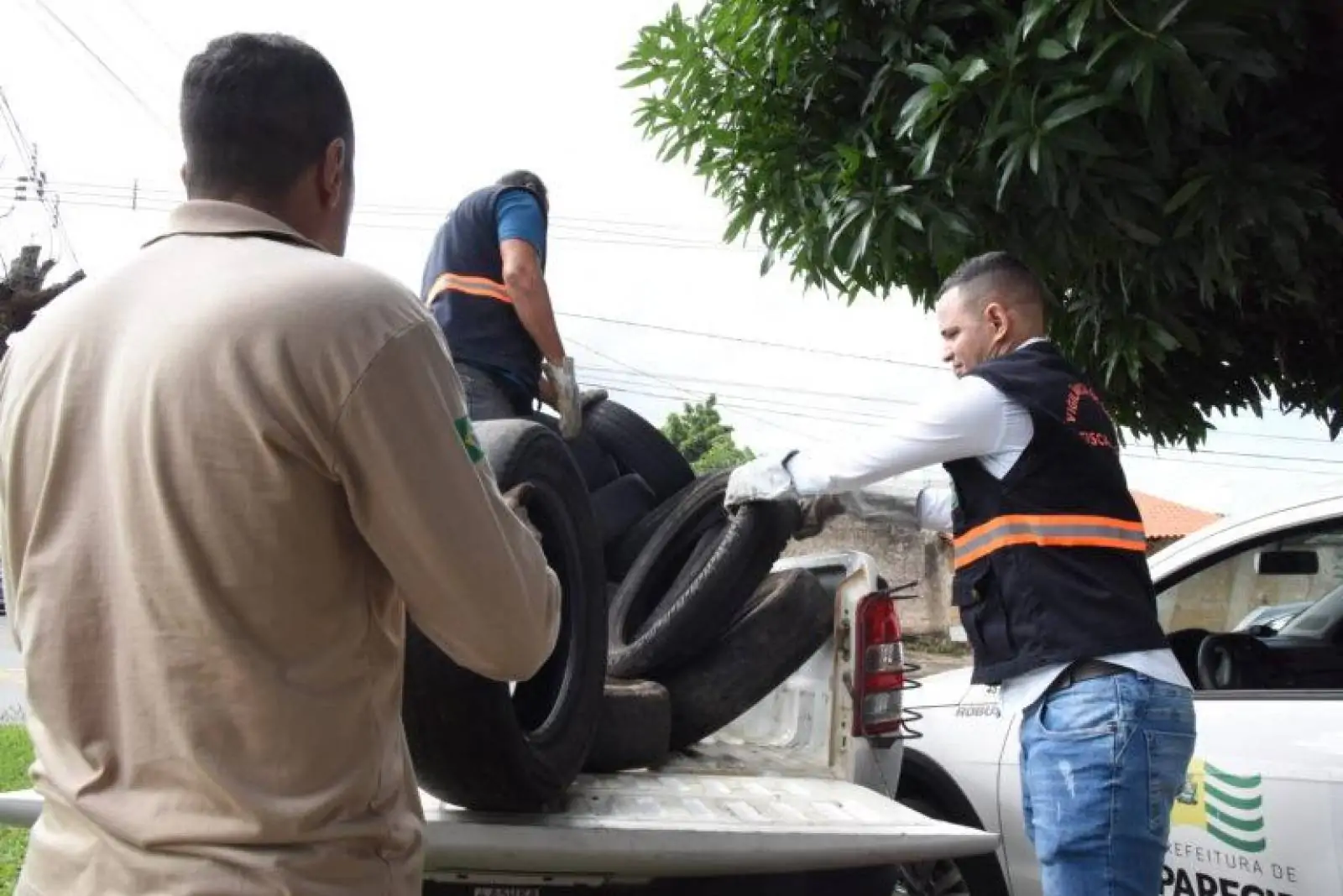 Saúde de Aparecida recolhe 12 mil pneus em 3 dias de mutirão