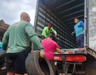 Secretaria de Meio Ambiente de Tupã envia carga de quase 5 mil pneus velhos para reciclagem em Curitiba