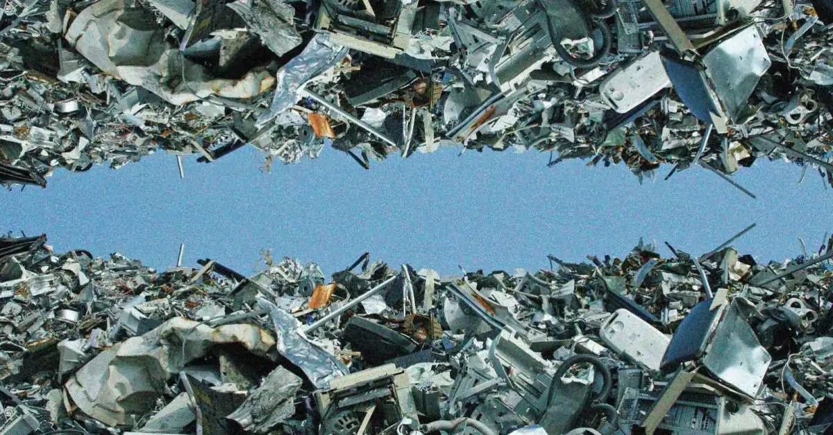 Só a reciclagem não vai resolver o problema da montanha de lixo tóxico