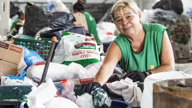 Trabalhadoras das associações de reciclagem de Curitiba sustentam famílias