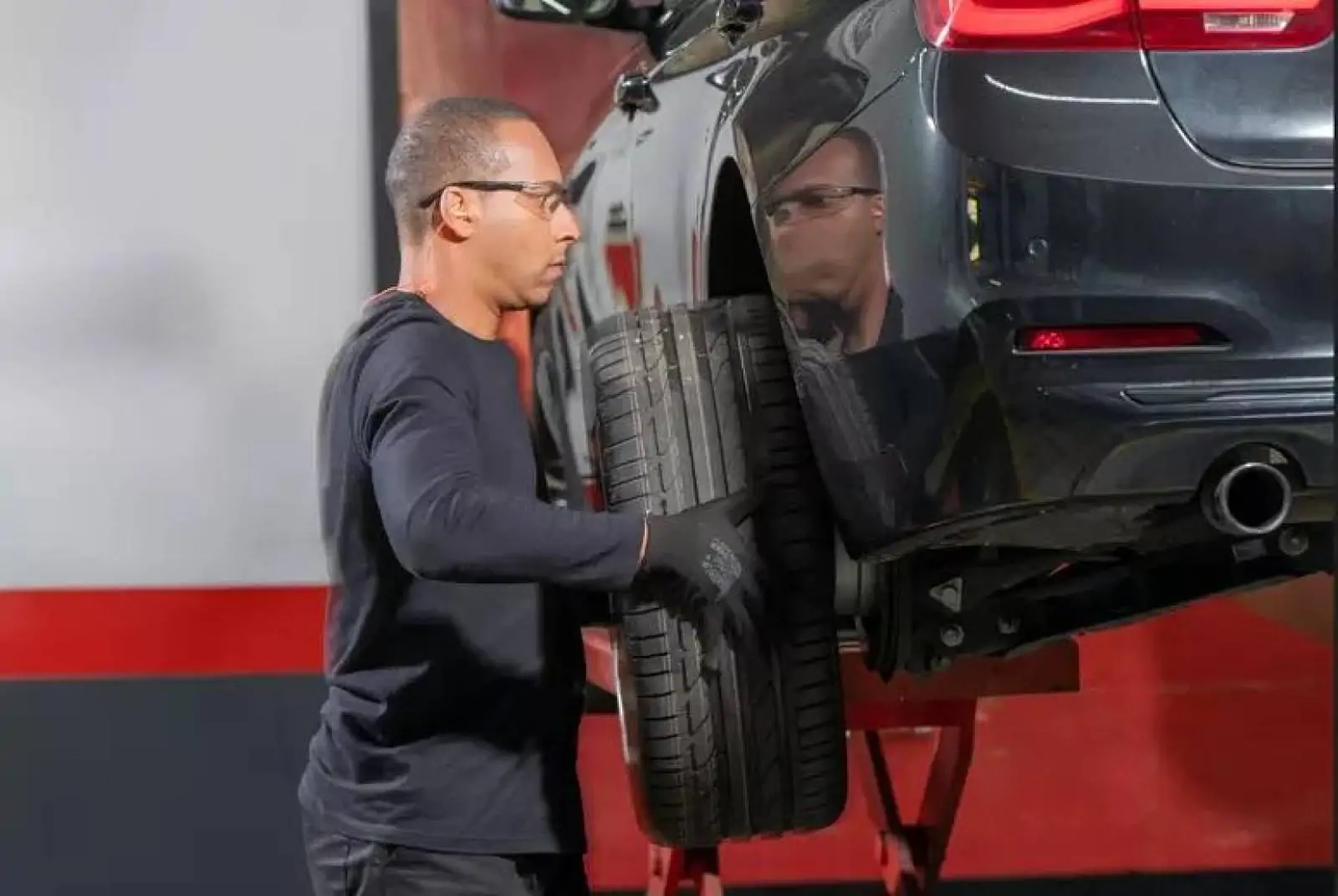 Vai viajar de carro? Confira a checklist dos pneus para viagem segura