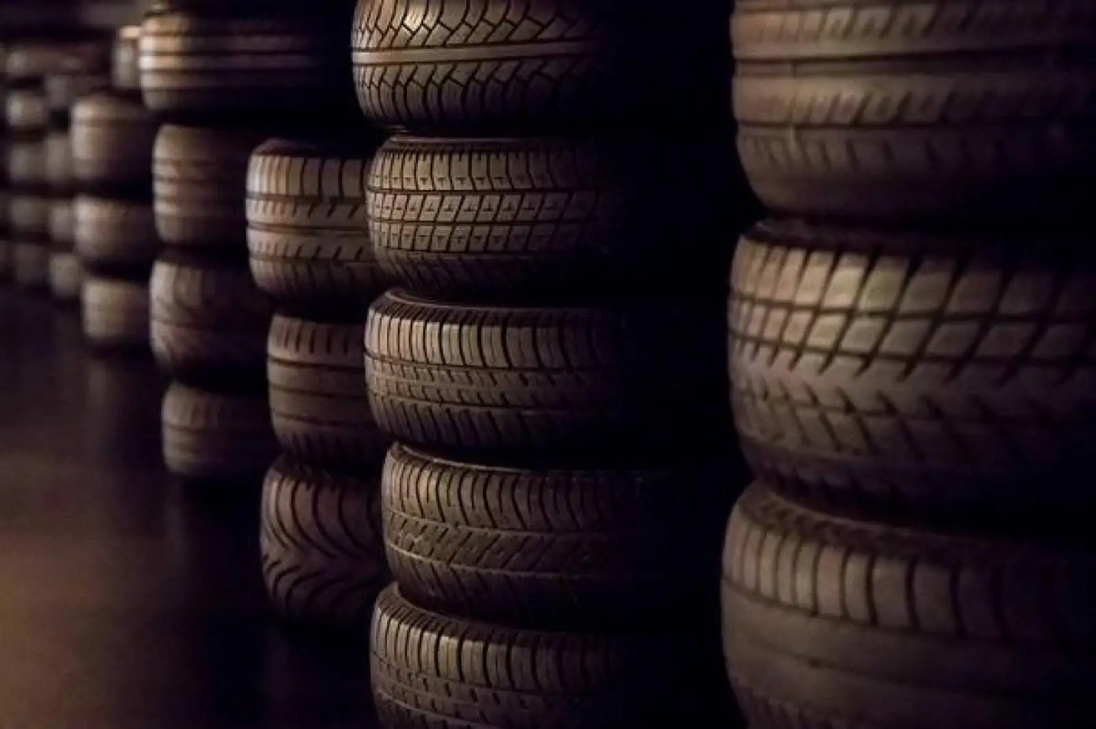 Vendas de pneus reagem em outubro com alta de 4%